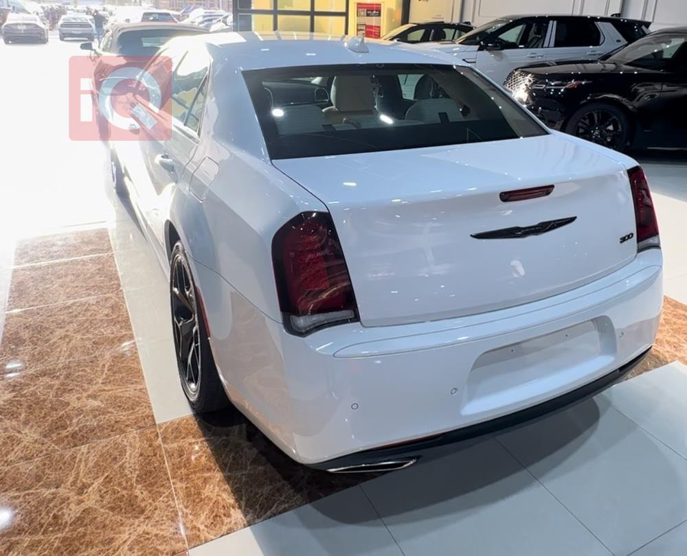 كرايسلر 300